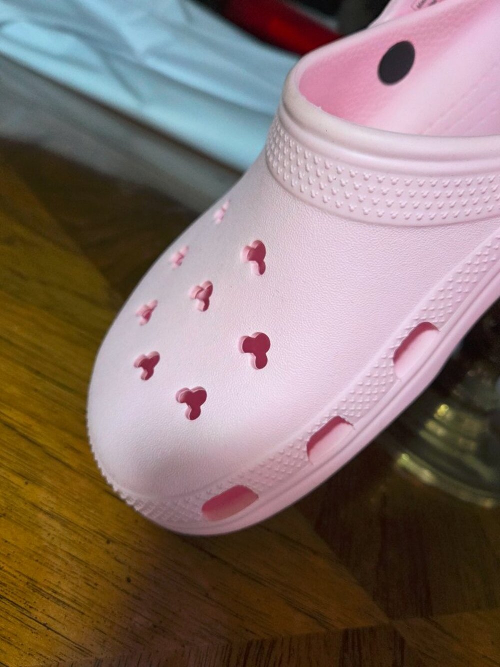 Crocs Classic Clog Disney Parks Soft Pink Size W/7 M/5 - Picture 3 of 10